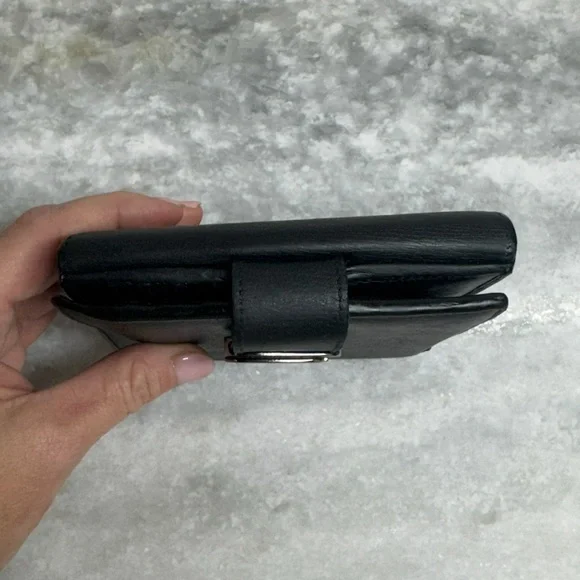 Gucci Black Leather Wallet Crossbody - Silver GG Buckle -
Silver Chain Strap - Picture 10 of 12